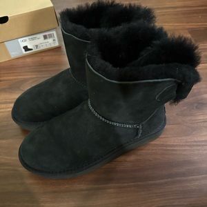 EUC Naveah Ugg Boots